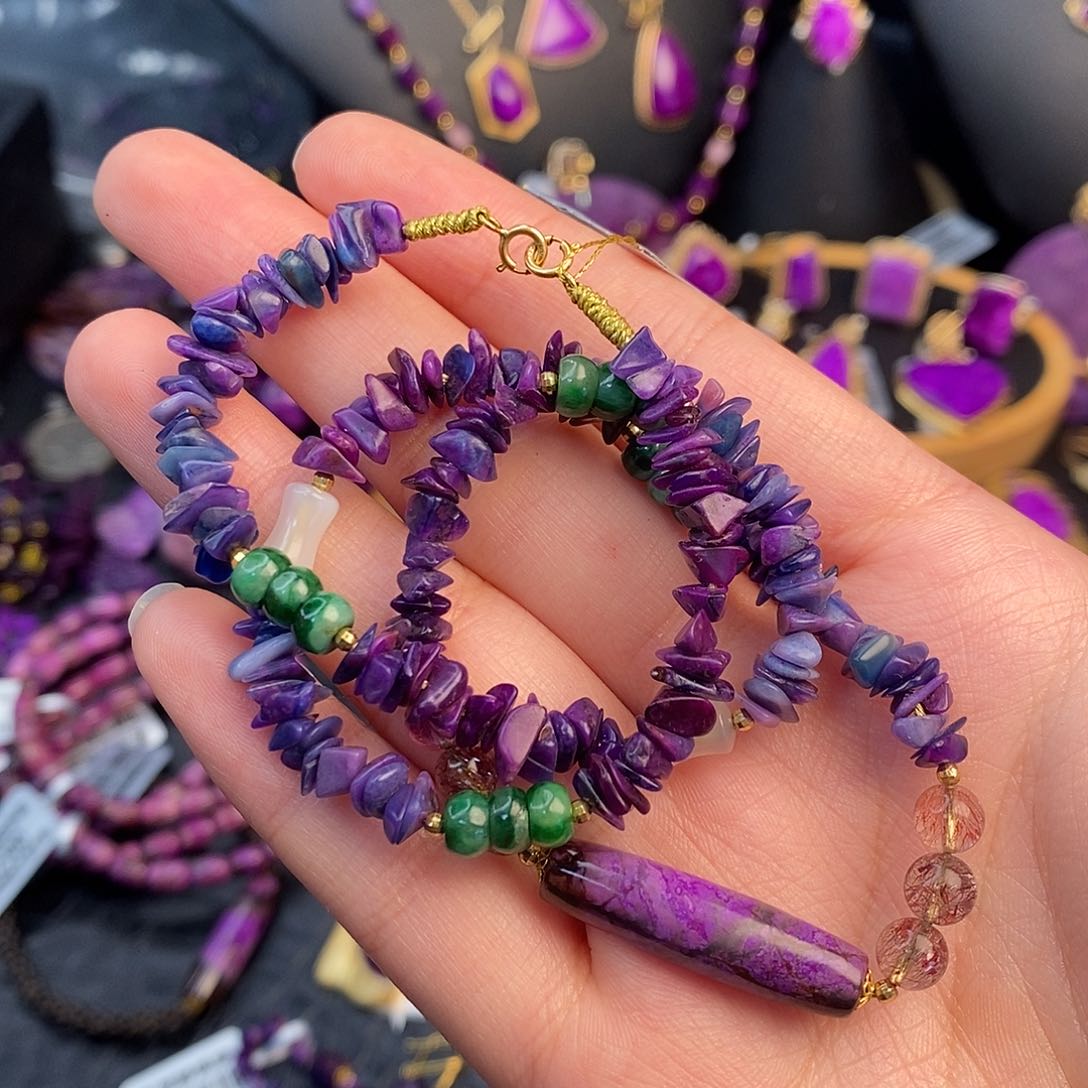 18K金镶嵌苏纪石（舒俱来）项链