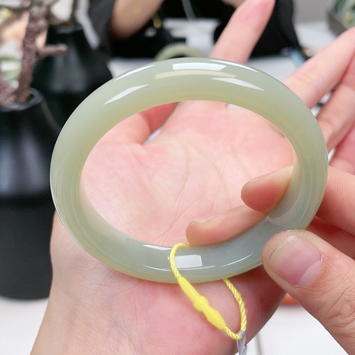 和田玉手镯56未镶嵌