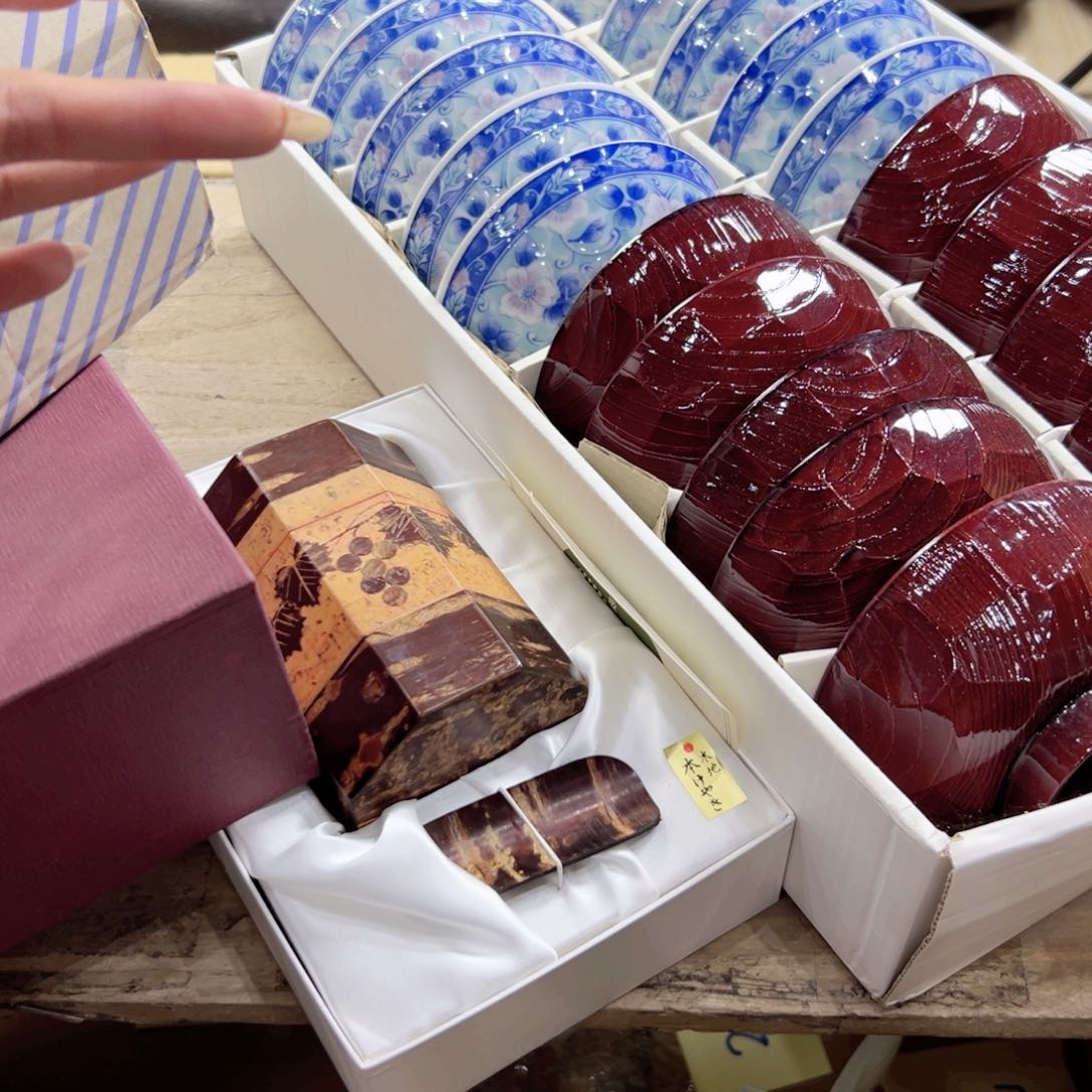 瓷片陶瓷和金属表面涂了