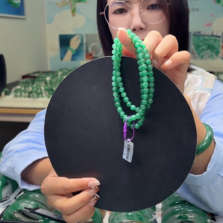 石英质玉（非洲翠）未镶嵌项链