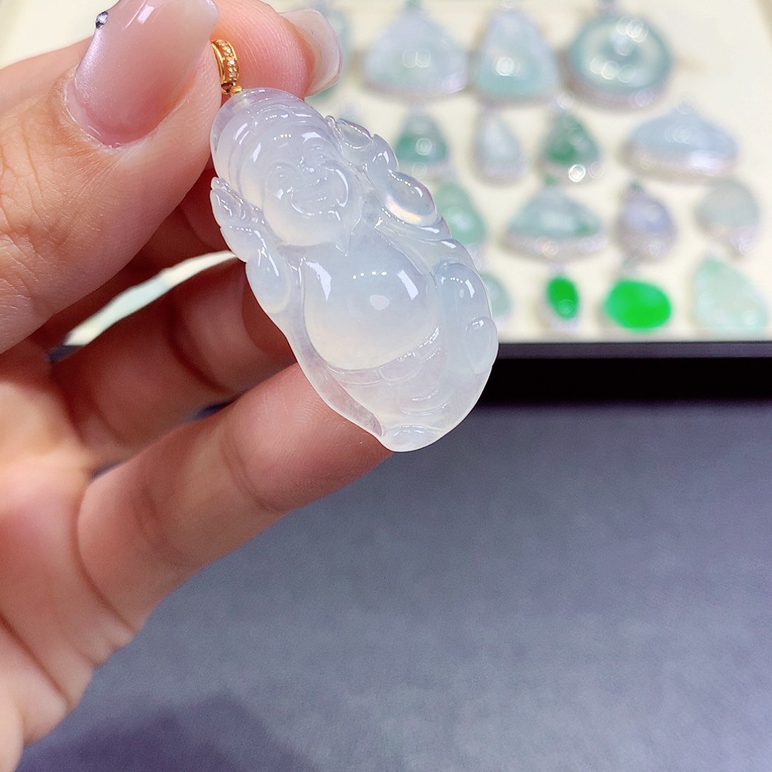 翡翠18K金镶嵌颈饰翡翠