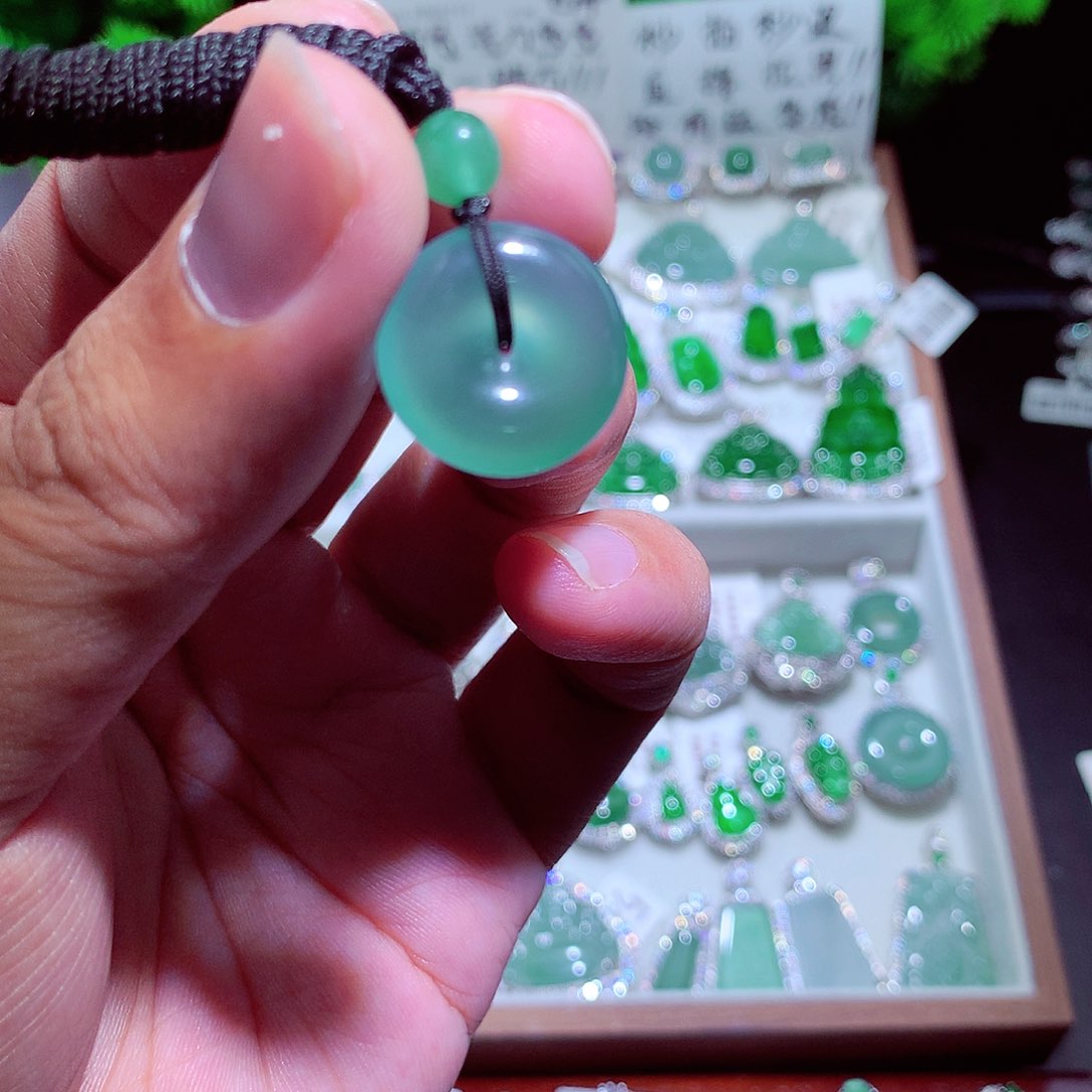 颈饰未镶嵌翡翠翡翠