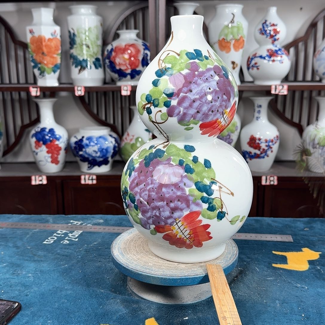 摆件景德镇陶瓷胡紫藤