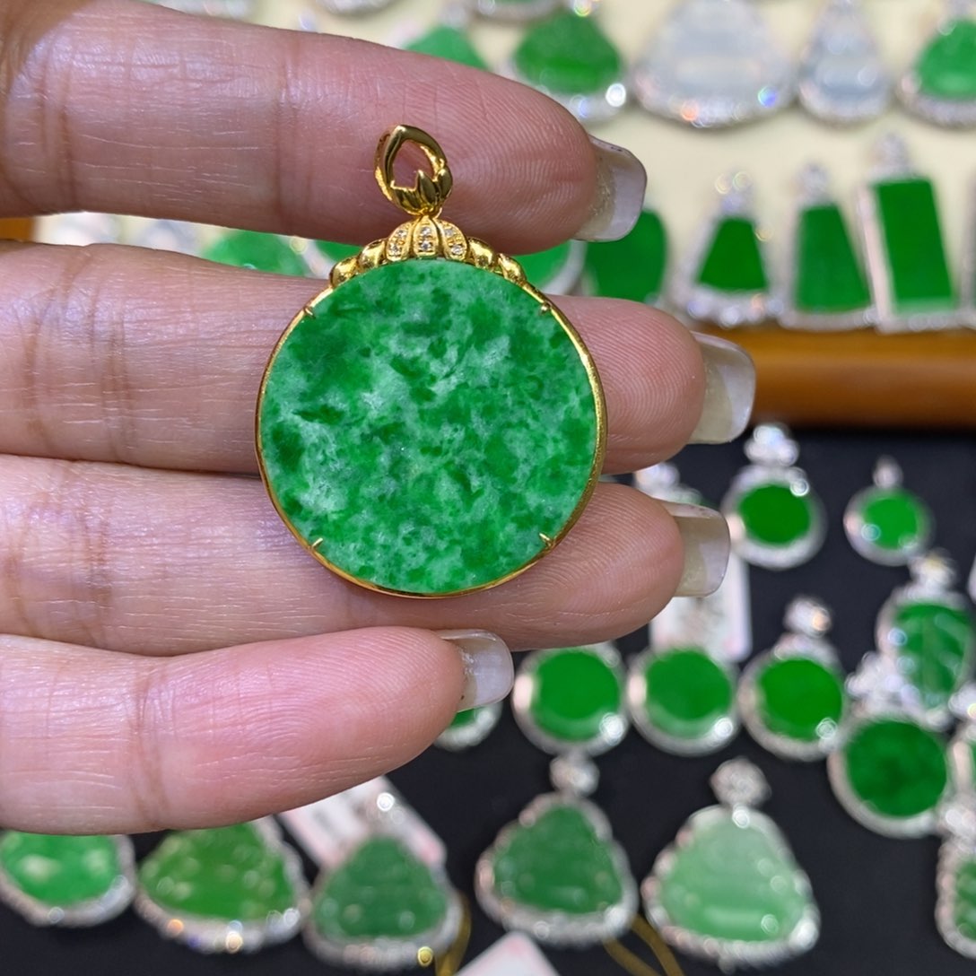 翡翠吊坠(不含链)18K金镶嵌吊坠