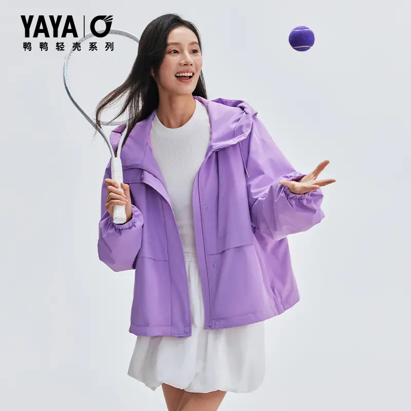 YAYA/鸭鸭【轻壳系列】女秋冬时尚连帽户外透气运动短款羽绒服外套