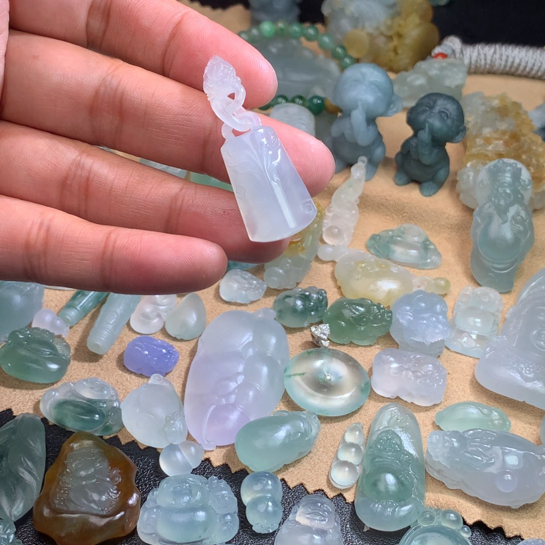 翡翠未镶嵌颈饰环