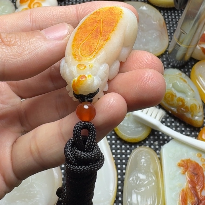 和田玉颈饰未镶嵌