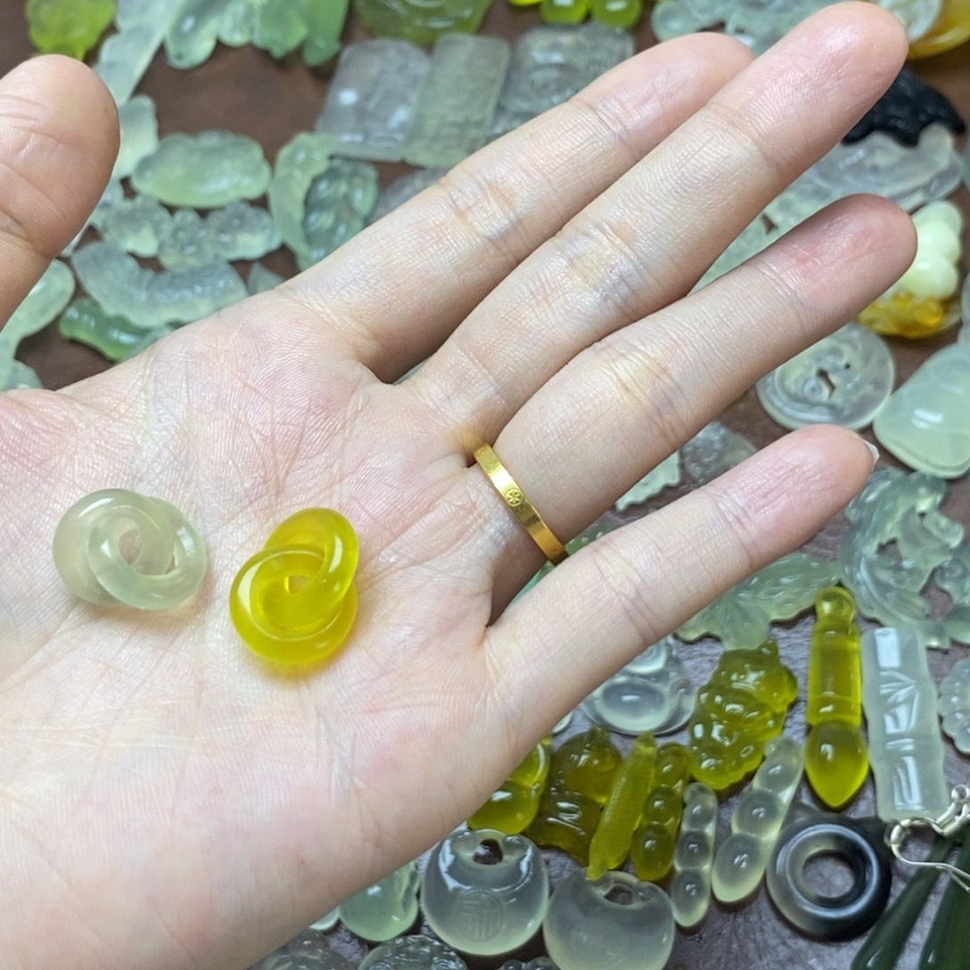 蛇纹石玉合金颈饰
