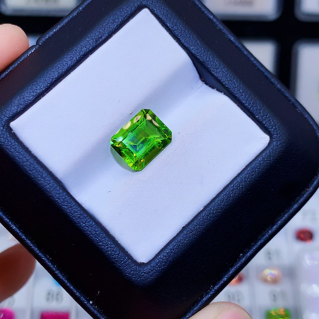 橄榄石裸石未镶嵌特价，特价