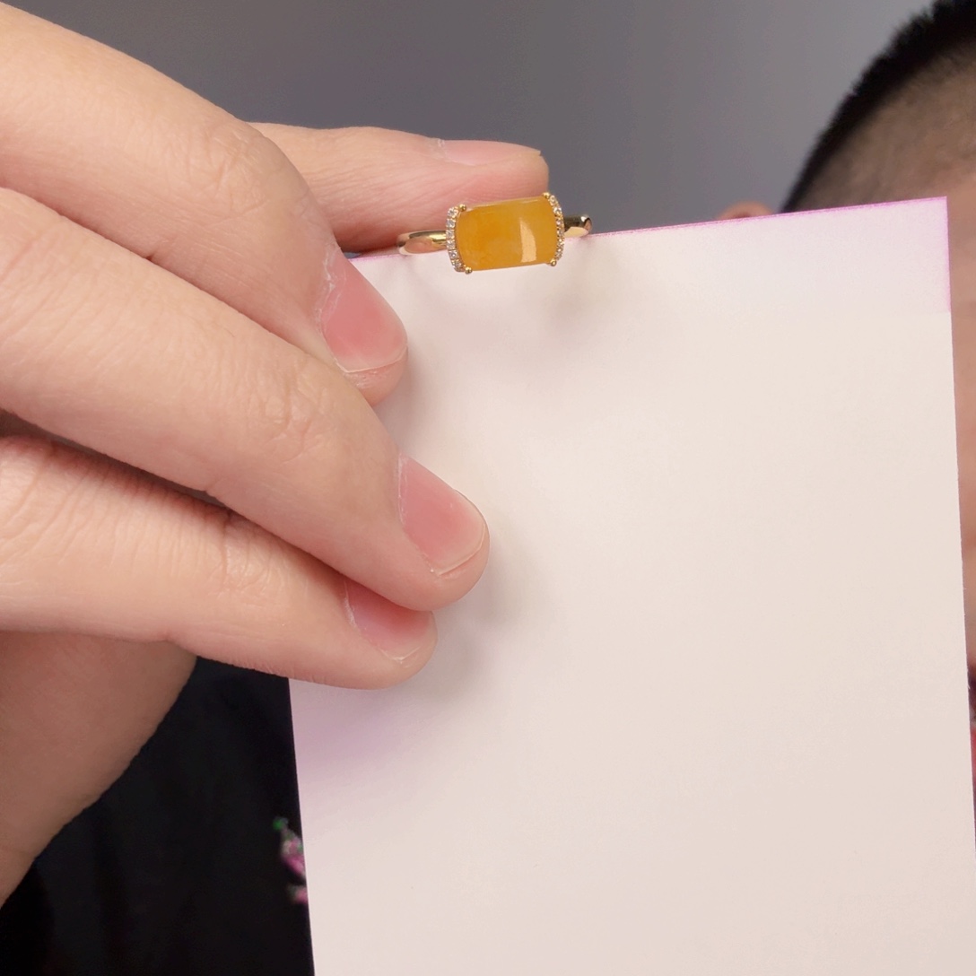 翡翠颈饰18K金镶嵌一件