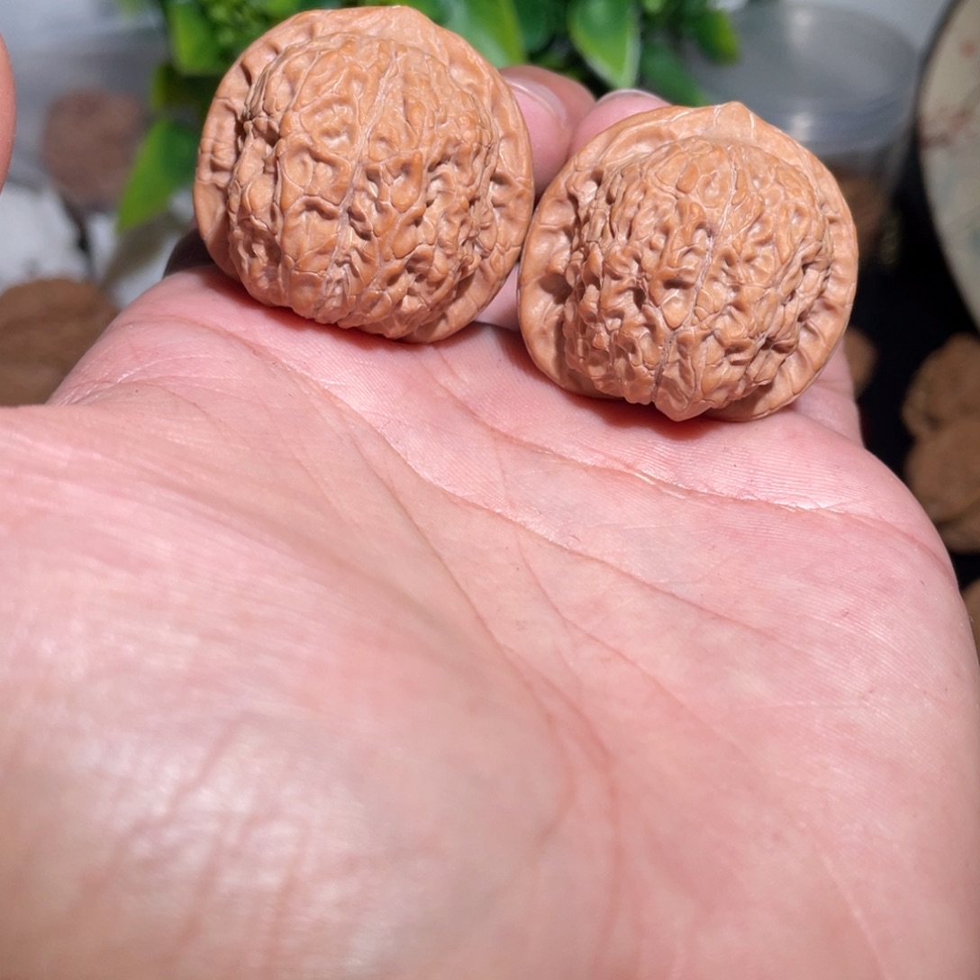 酒***蝶文玩核桃把件34➕血麒麟