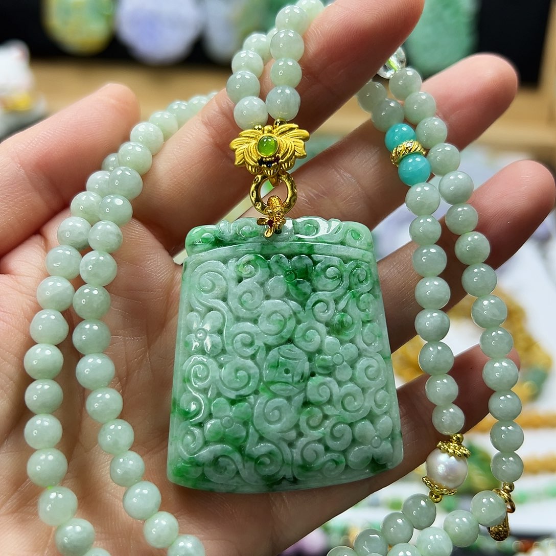 翡翠未镶嵌颈饰吊坠