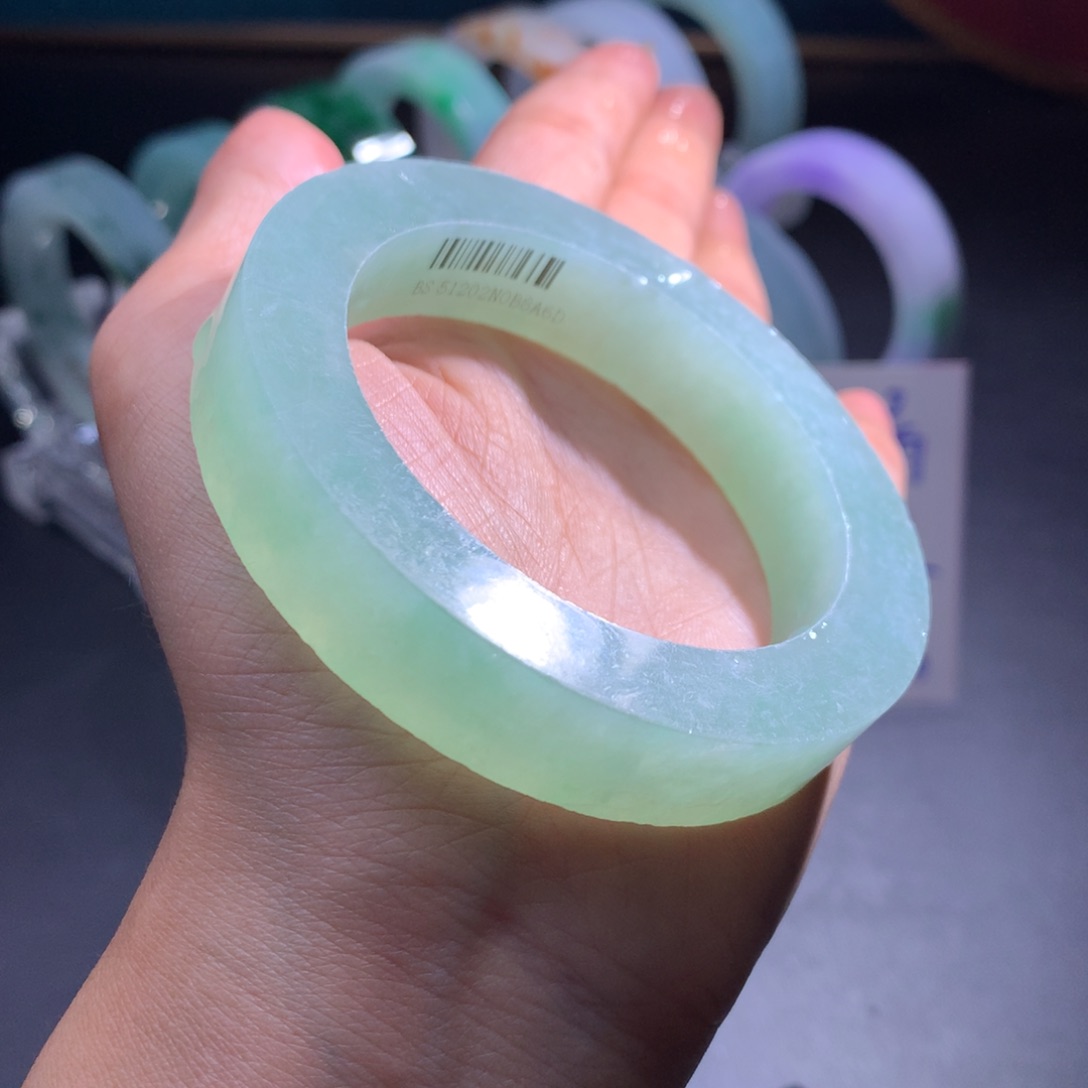 未镶嵌翡翠手镯定制翡翠