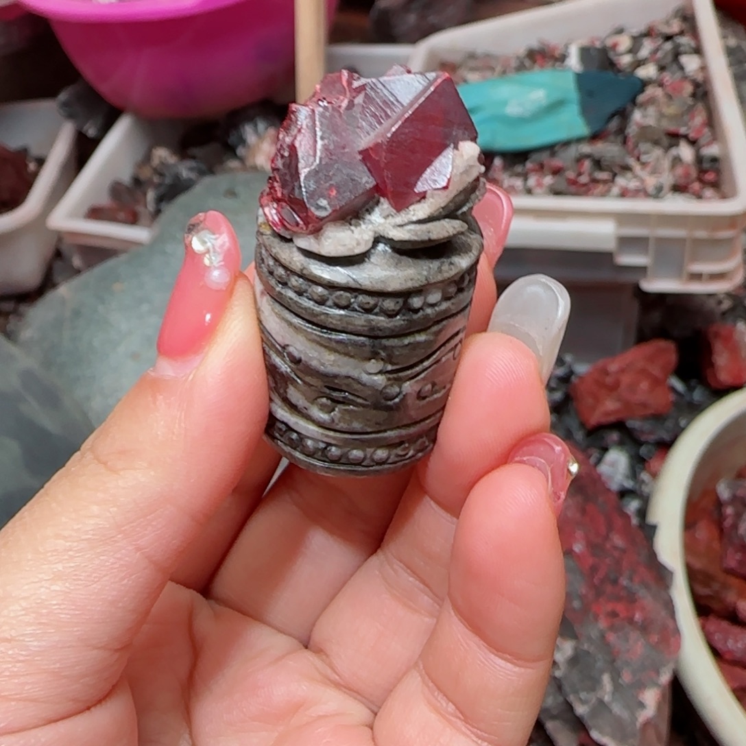 天然辰砂晶体雕刻26