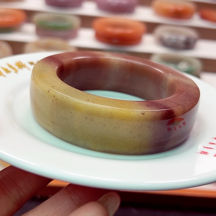 石英岩玉未镶嵌手镯