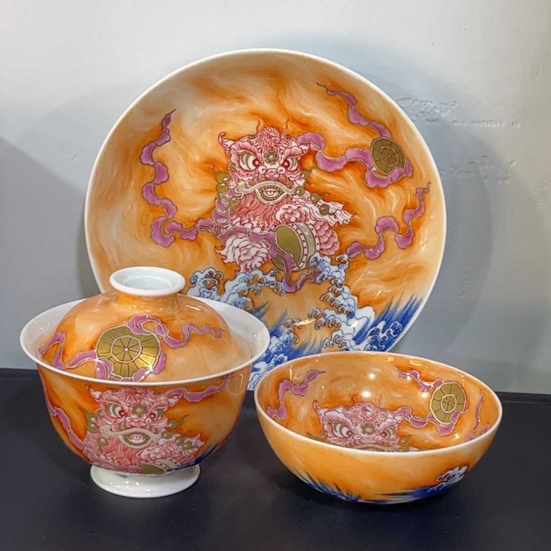 青花矾红描金醒狮三件套 可拆分