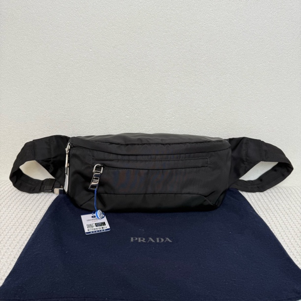 99新 Prada/普拉达 97新6358/男士休闲百搭黑色尼龙胸腰包