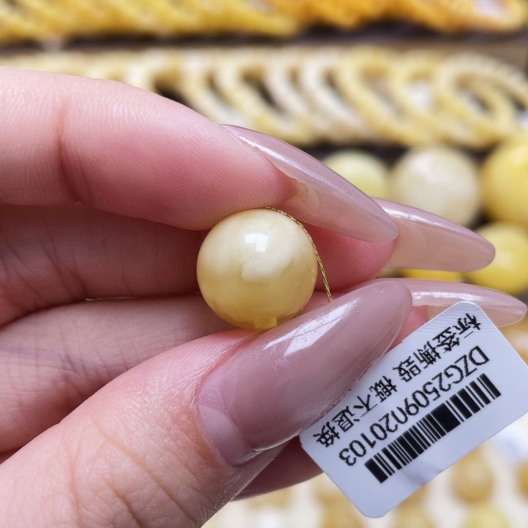 琥珀未镶嵌裸石13mm圆珠瑕