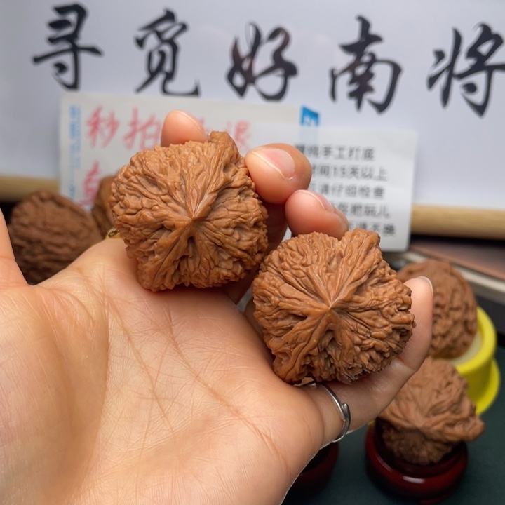 文玩核桃吊坠大***?45尺三角奥迪