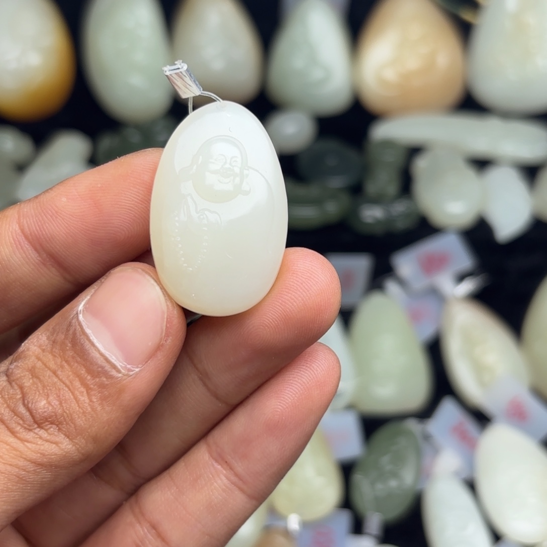 和田玉未镶嵌颈饰