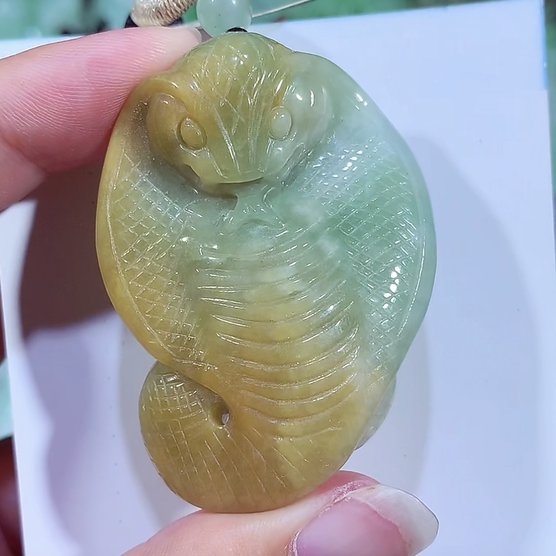 缅甸天然翡翠A货黄翡生肖蛇吊坠