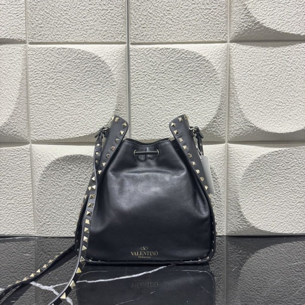 95新/华伦天奴/市场价8800/包包/250206XZ0028