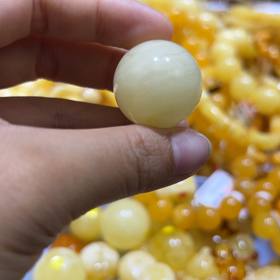 琥珀珠宝奇石未镶嵌