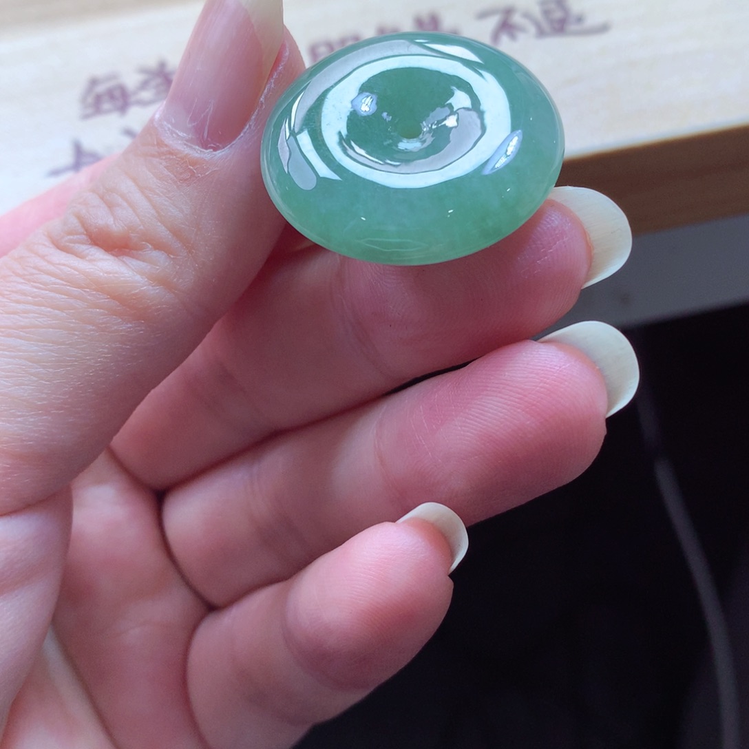 翡翠颈饰未镶嵌吊坠