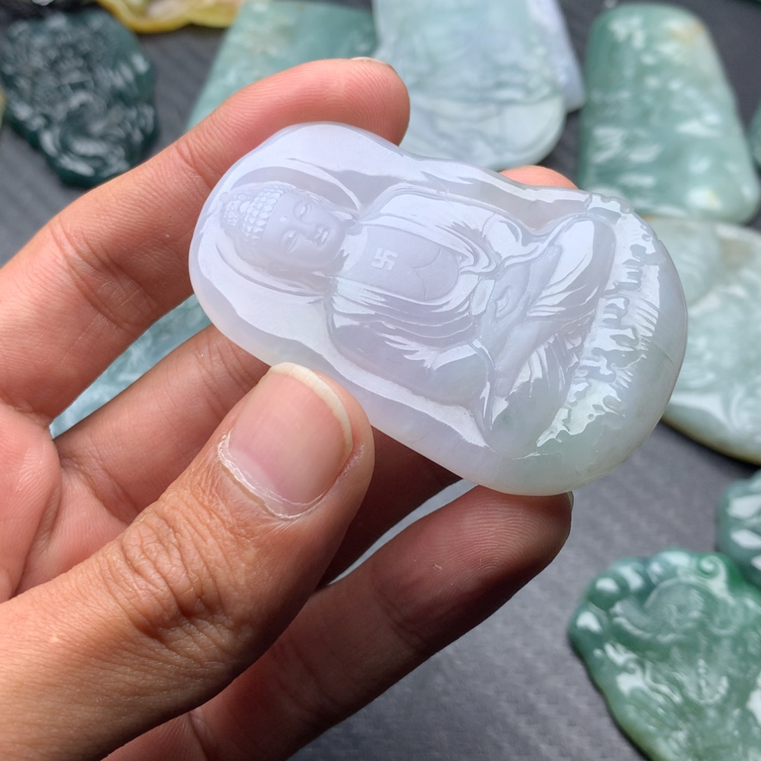 L***哥翡翠未镶嵌颈饰缅甸天然翡翠a货