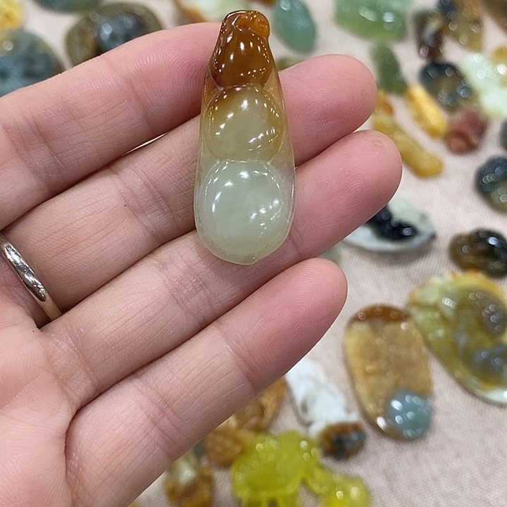 蛇纹石玉合金颈饰