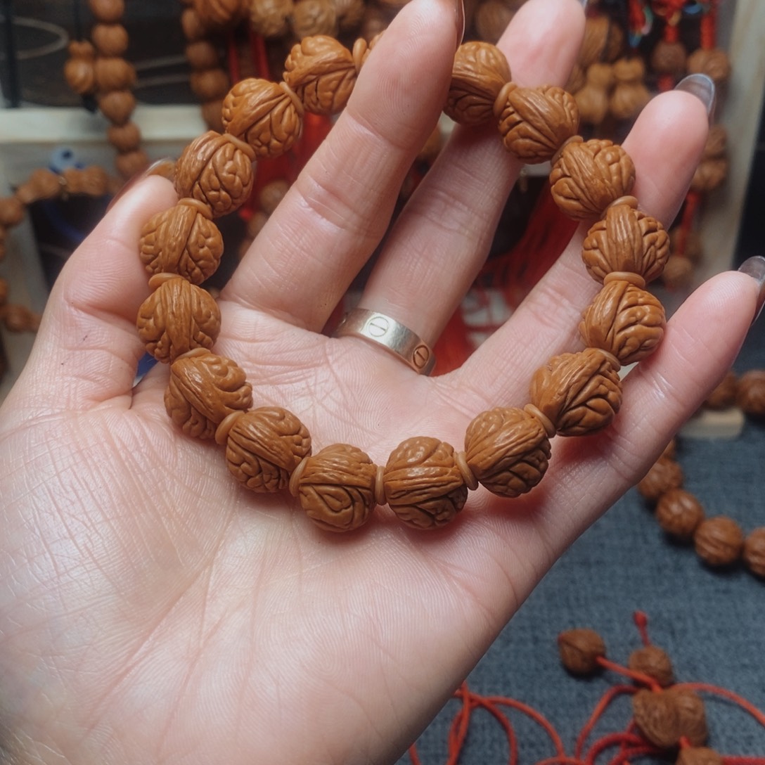 桃核吊坠龙纹桃枭