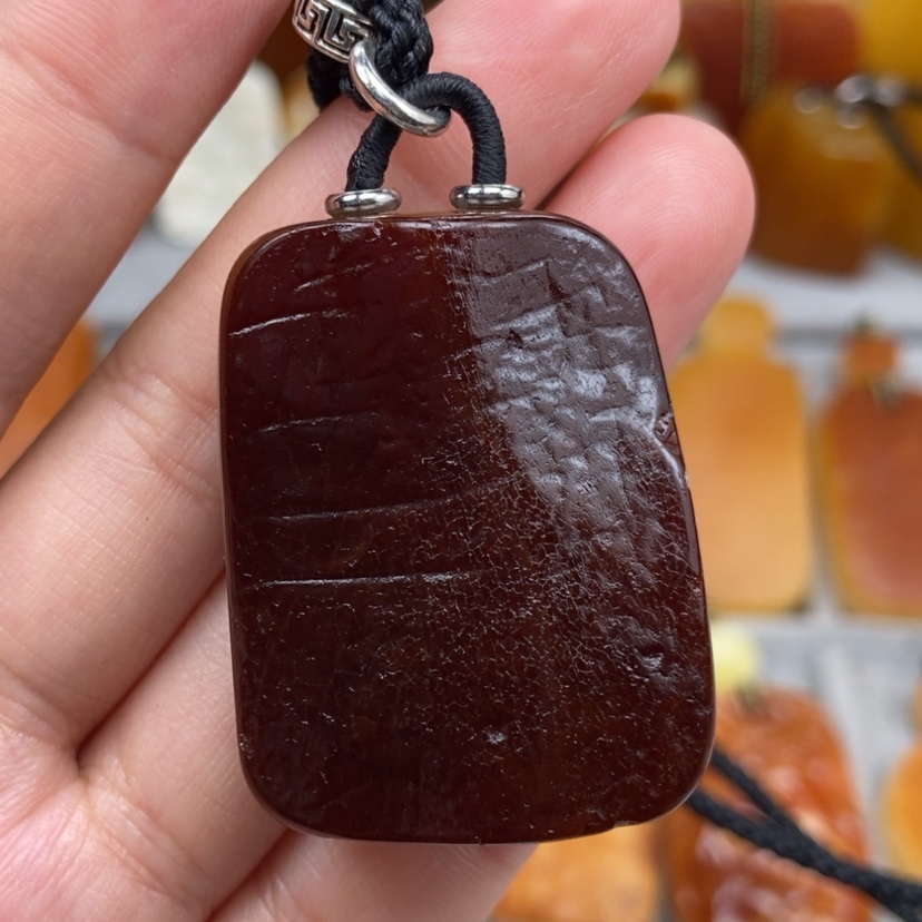 【闪购商品】未镶嵌吊坠(赠链)琥珀