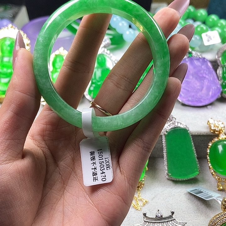 无铁合金果绿糯手镯56圈