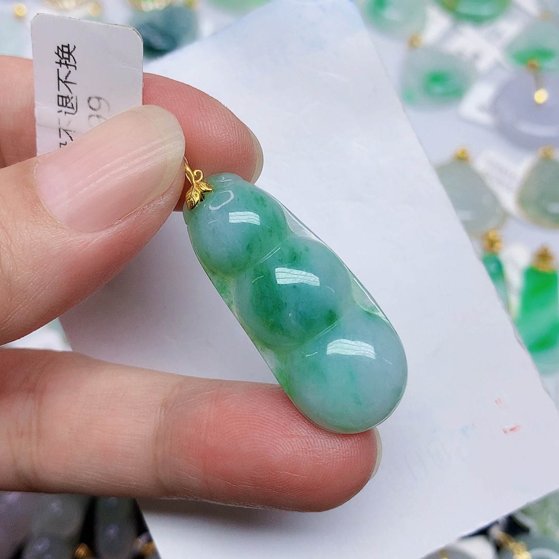 翡翠18K金镶嵌颈饰3578853