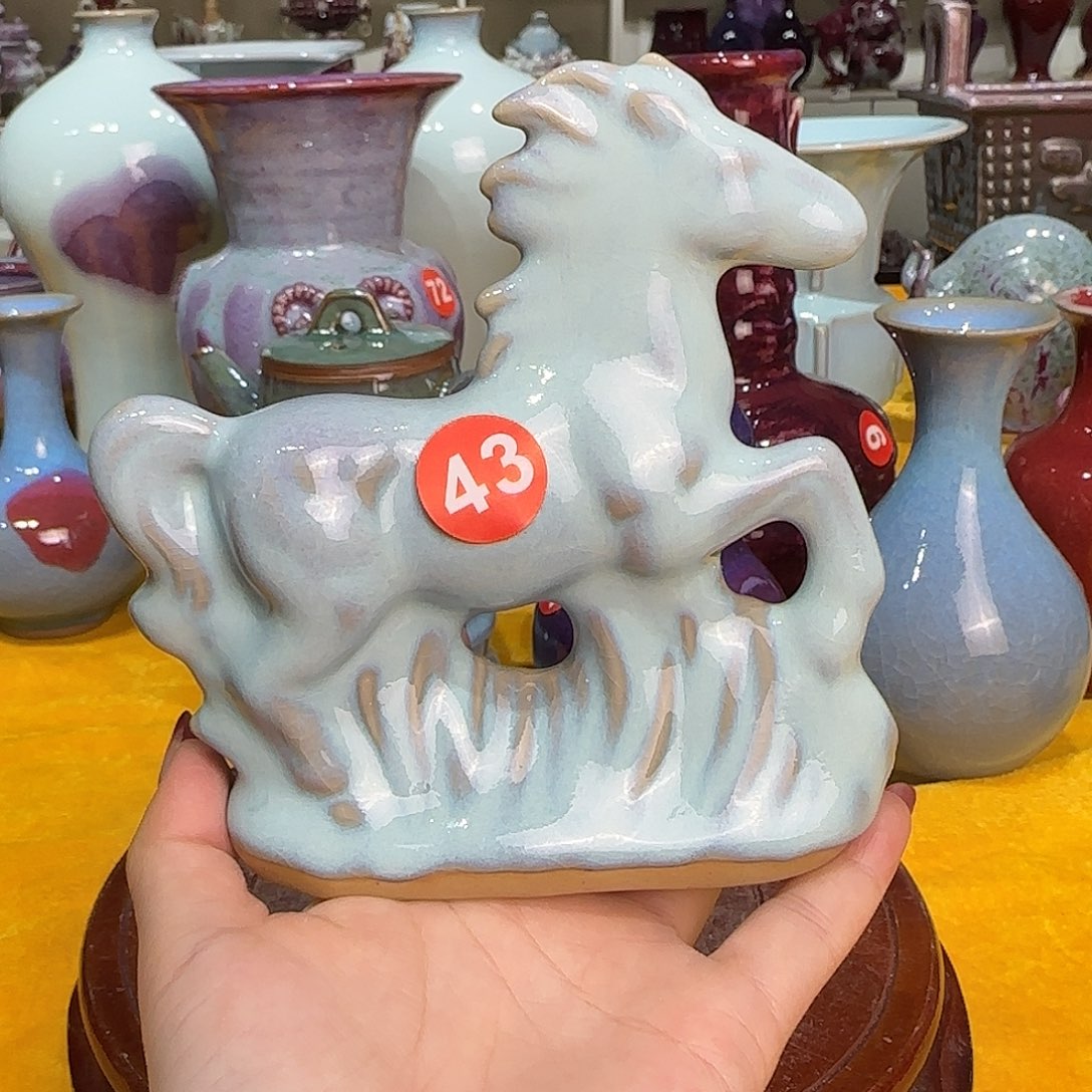 陶摆件低价起拍，价高者得