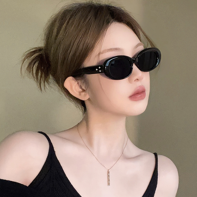 复古猫眼黑色辣妹欧美墨镜女款高级感小脸防紫外线星星椭圆太阳镜