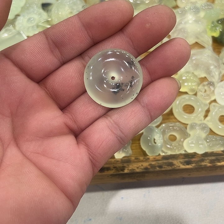 蛇纹石玉合金颈饰玉石吊坠玉石吊坠