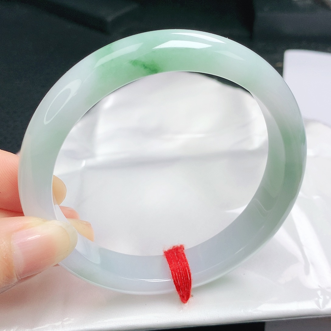 翡翠未镶嵌手镯正