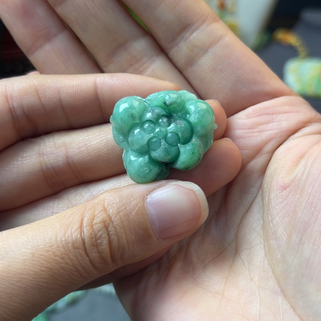 翡翠颈饰未镶嵌吊坠