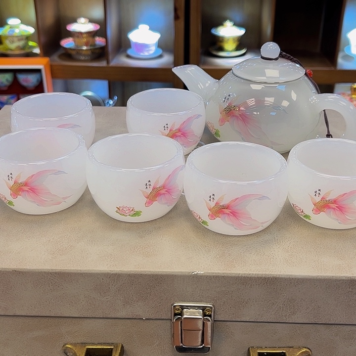 段泥茶杯吧啦吧啦的说我不