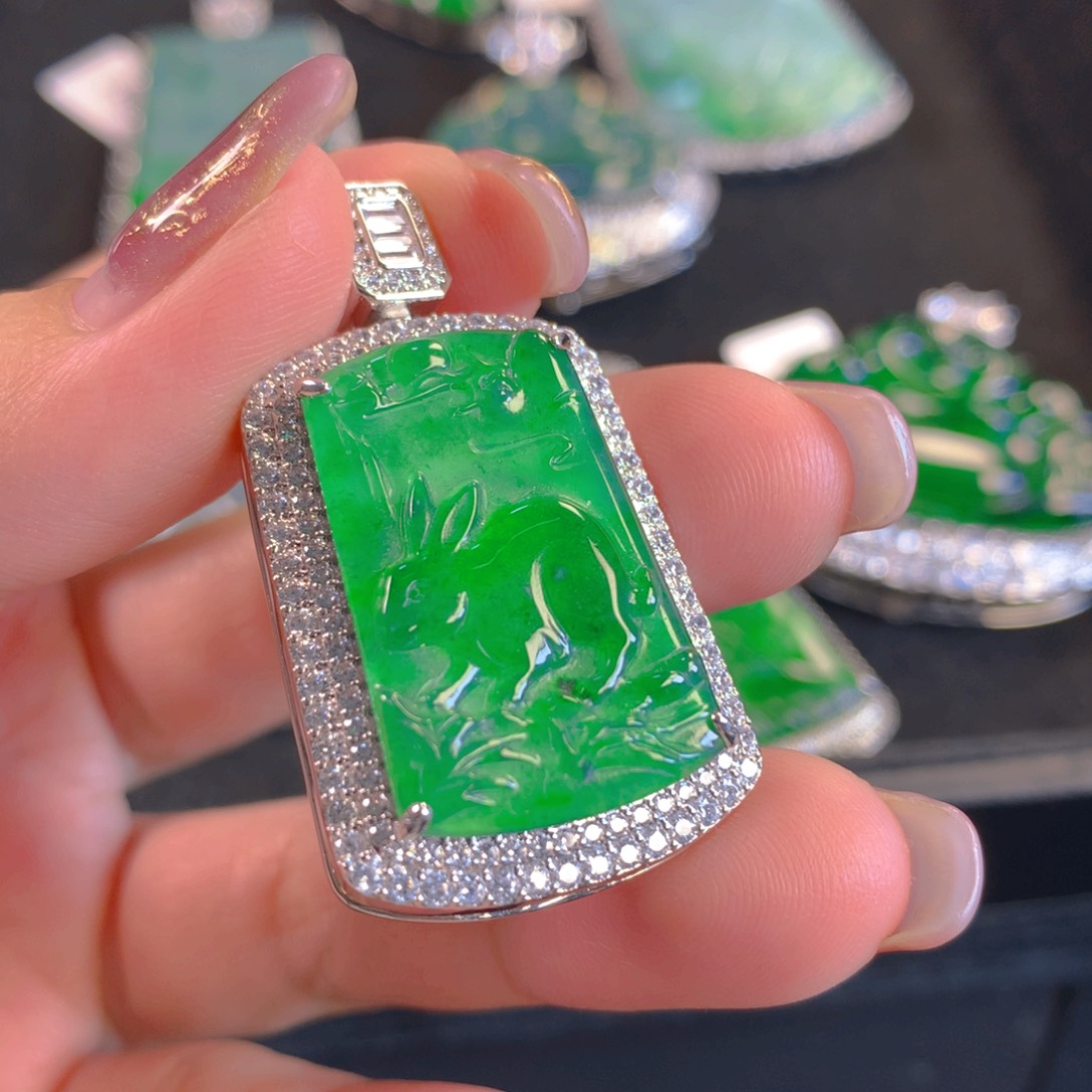 翡翠颈饰未镶嵌翡翠