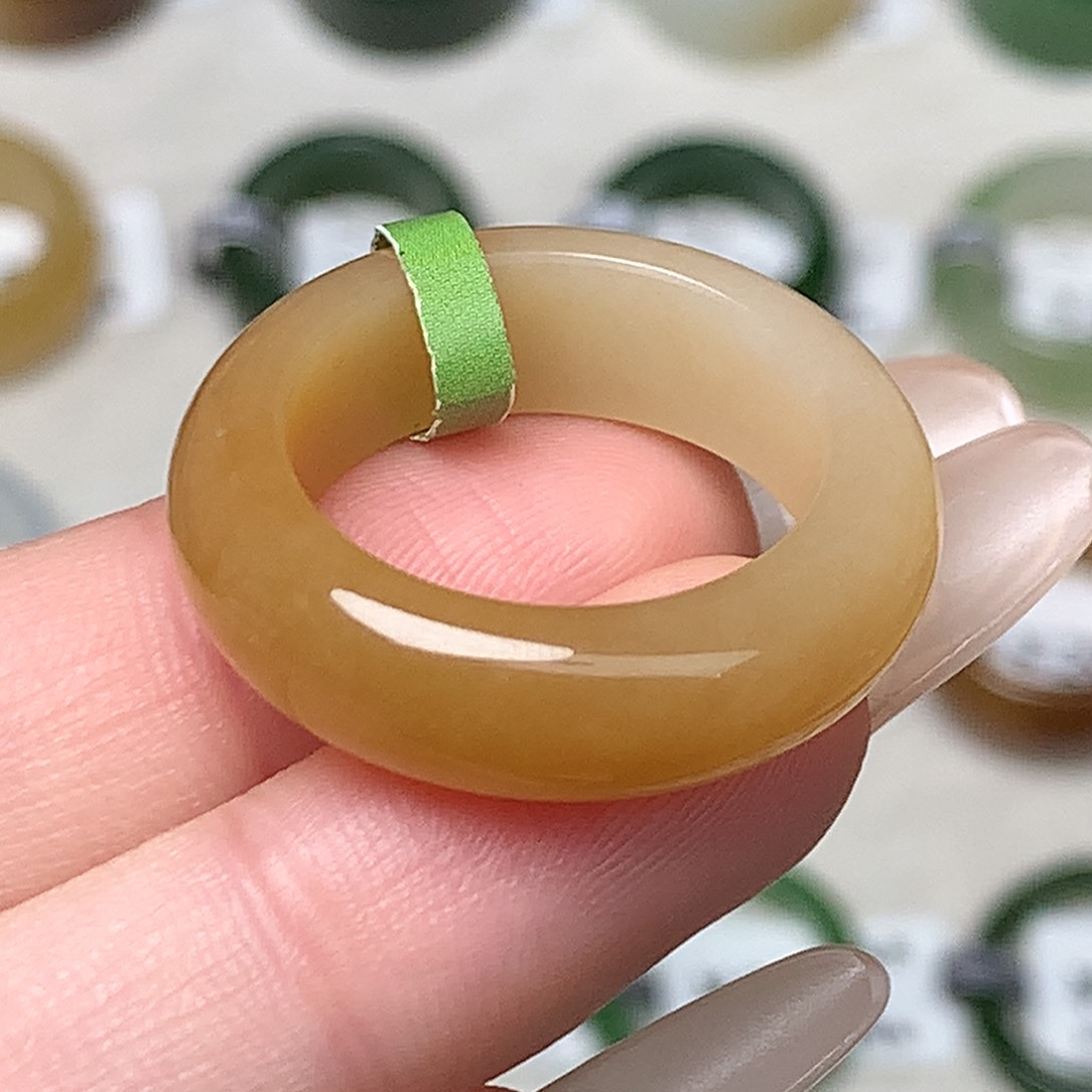 未镶嵌戒指和田玉