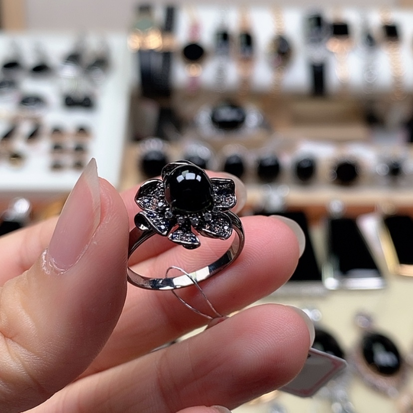 【闪购商品】翡翠戒指18K金镶嵌墨翠