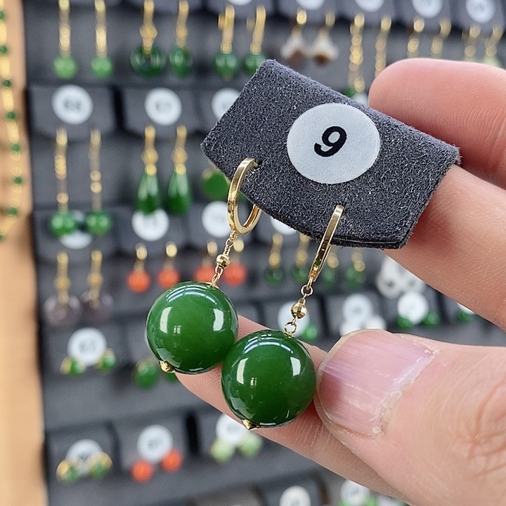 和田玉18K金镶嵌耳饰