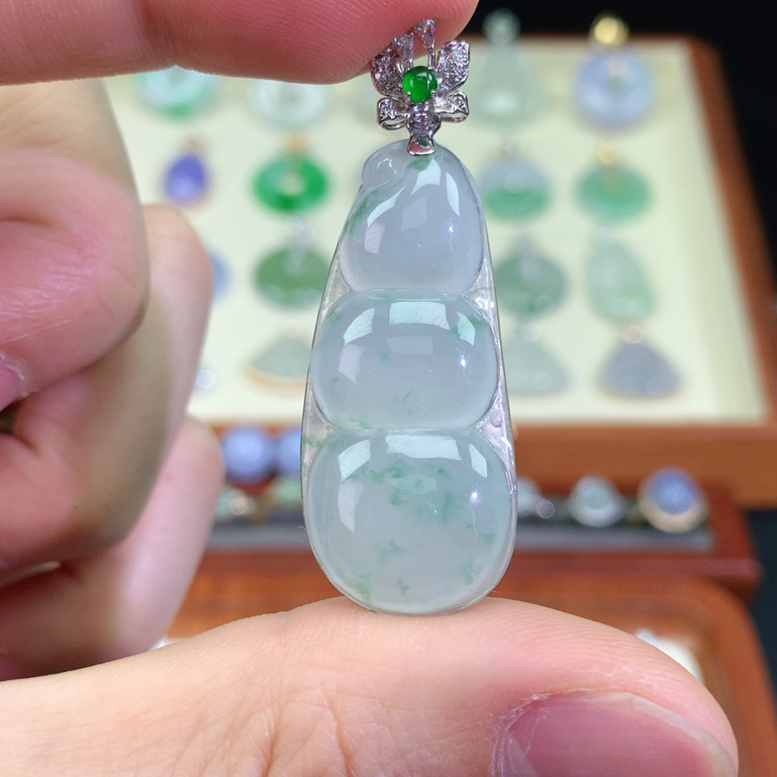 翡翠颈饰18K金镶嵌天然a货翡翠吊坠