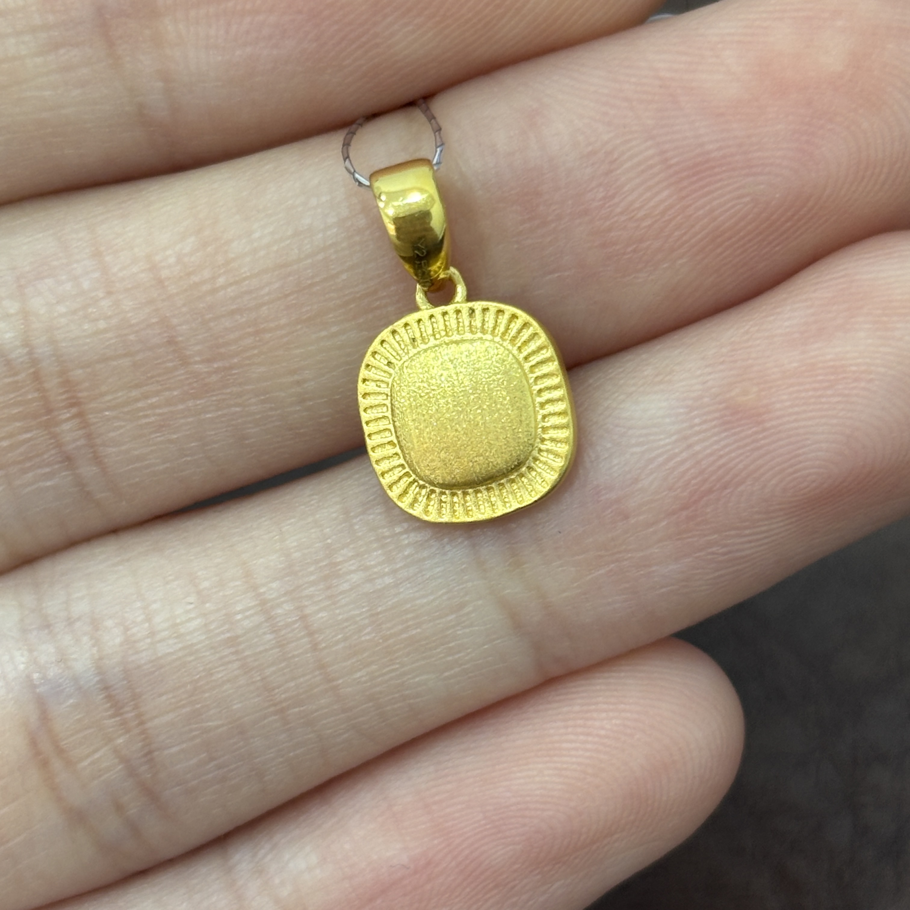 流金岁月吊坠足金999 瓜子扣时尚气质百搭经典方牌黄金吊坠