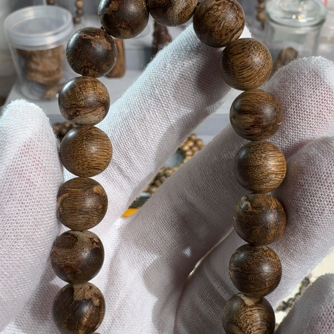 沉香碎屑沉香菩萨棋1.1九分沉12.7克