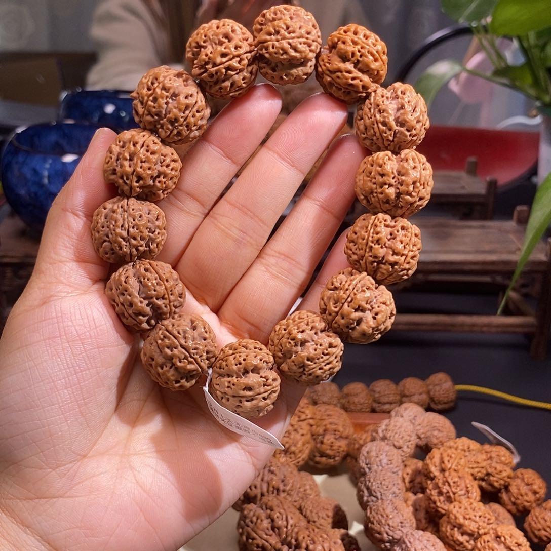 金刚菩提手串简****来招财针孔蜂王22mm