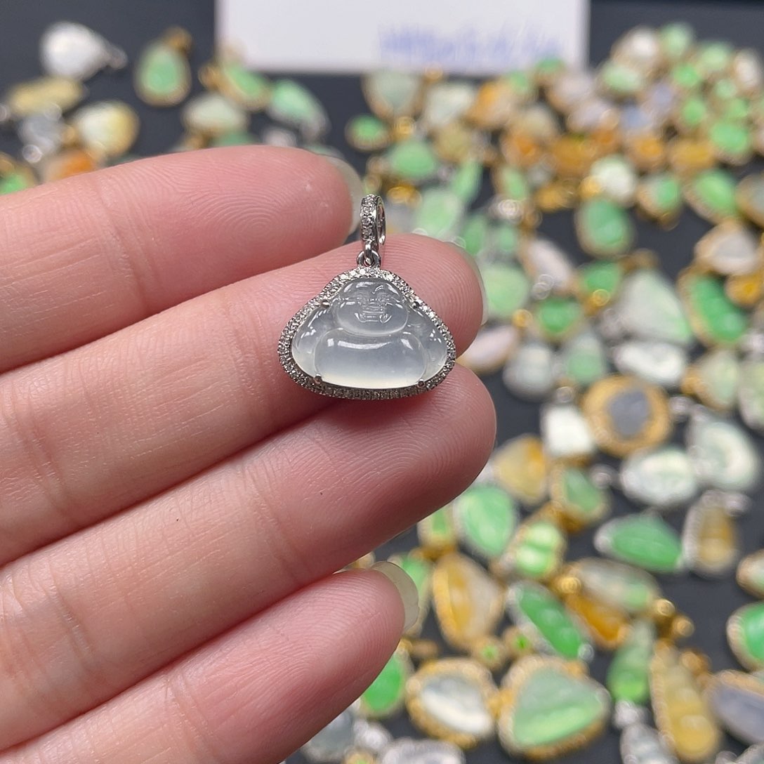 翡翠颈饰18K金镶嵌果*游天然翡翠18kA货