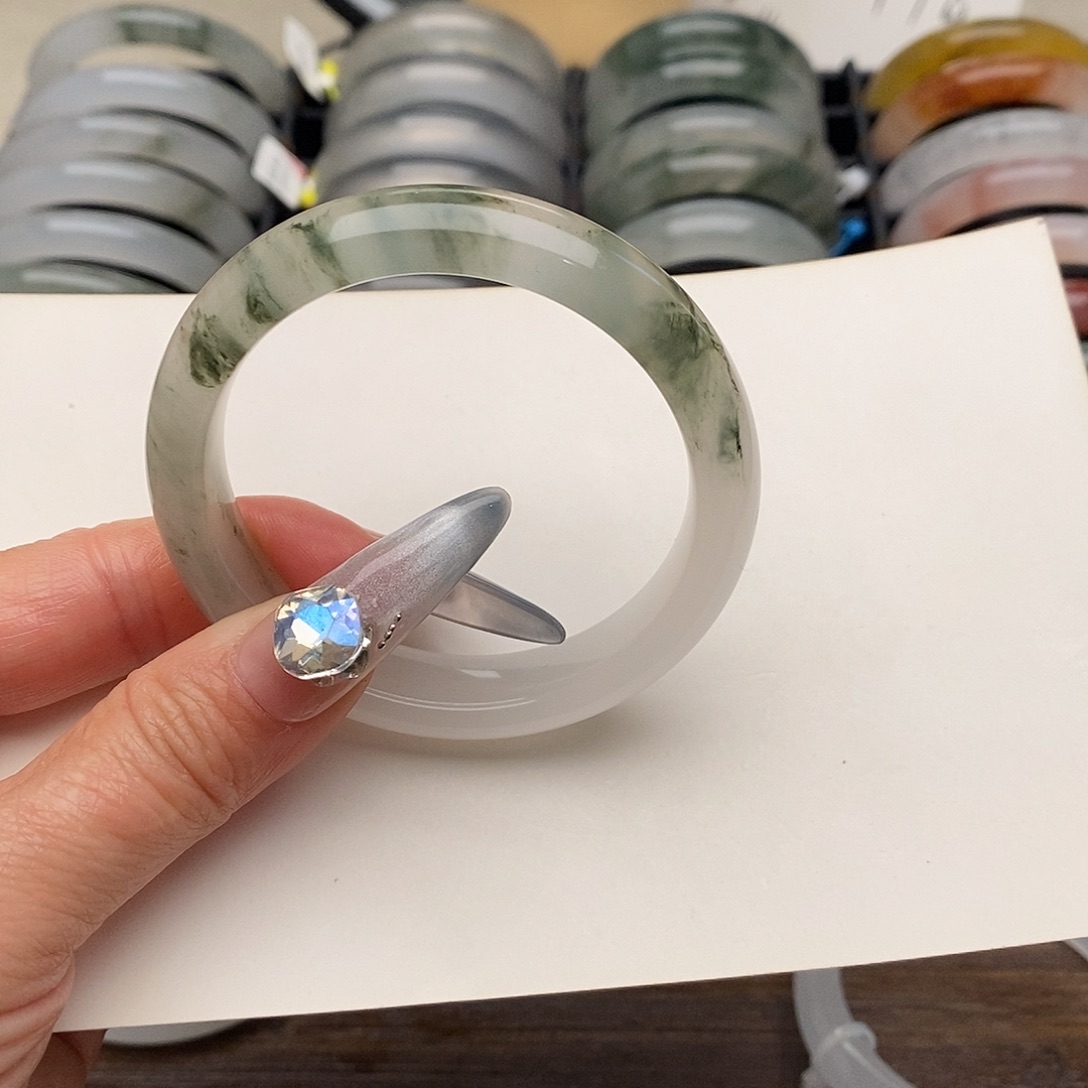 石英质玉未镶嵌手镯